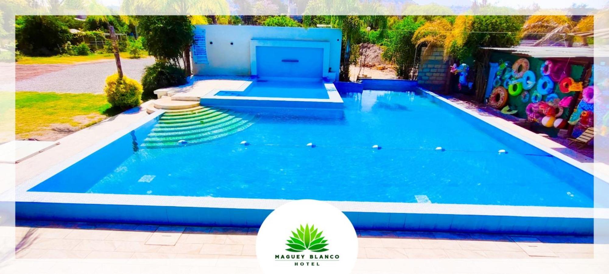 Hotel Maguey Blanco イスミキルパン エクステリア 写真
